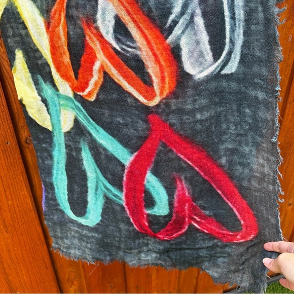 Randi & Will hearts scarf - Picture 7 of 8
